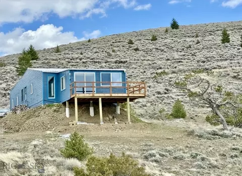 20590 Pole Gulch Rd, Three Forks, MT 59752
