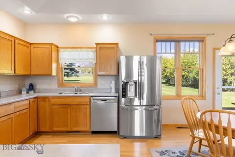 Kitchen - 41 Madison Dr, Ennis, MT 59729 photo 2 of 3