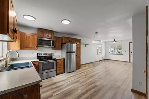 72 W Magnolia Dr, Belgrade, MT 59714