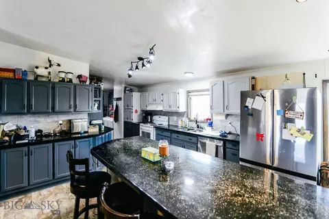 2000 Rock Creek Rd, Wisdom, MT 59761 photo 8
