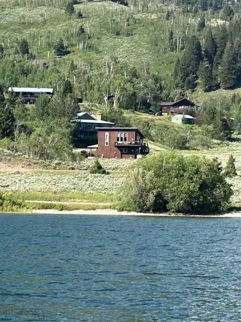 202 Beach Dr, West Yellowstone, MT 59758