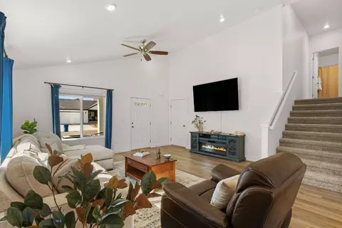 Living - 707 Thrice Loop, Belgrade, MT 59714 photo 4 of 4