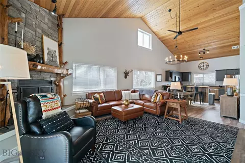 162 Candlelight Meadow Dr #V-17, Big Sky, MT 59716