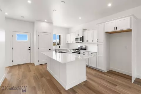 709 Spaniel Ln, Belgrade, MT 59714