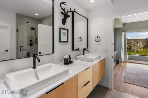 Bath - 1492 Windrow Dr, Bozeman, MT 59718 photo 4 of 8