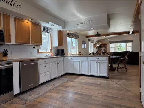 Kitchen - 119 E 9th, Big Timber, MT 59011 photo 2 of 3