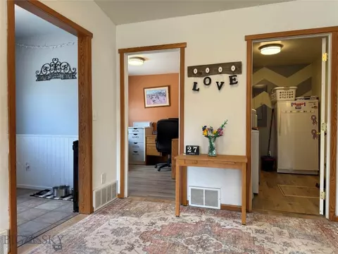 Entry Way - 119 E 9th, Big Timber, MT 59011 photo 4 of 5