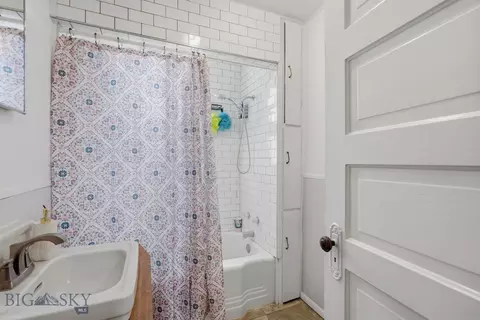 Bath - 220 4th Ave E, Three Forks, MT 59752 photo 1 of 3