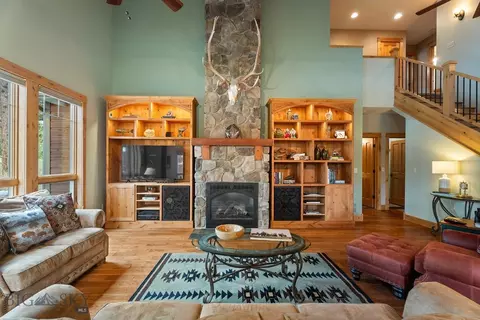 Living - 2 Grouse Ct, Clancy, MT 59634 photo 2 of 5