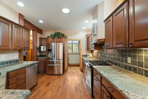 Kitchen - 2 Grouse Ct, Clancy, MT 59634 photo 4 of 5