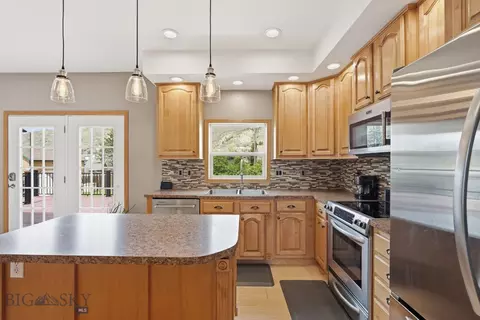 320 Spring St, Gardiner, MT 59030 photo 5