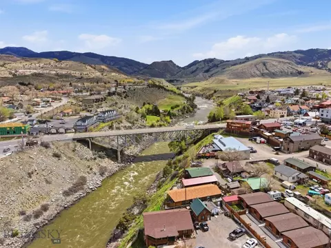 320 Spring St, Gardiner, MT 59030 photo 39