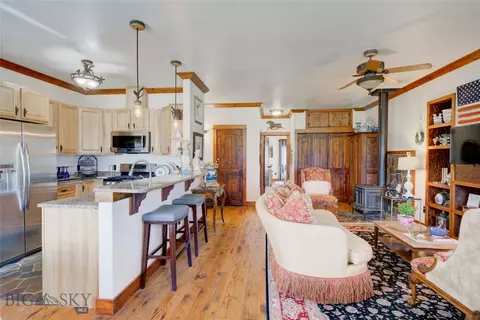 Living - 27 Badger Rd, Pray, MT 59065 photo 11 of 13