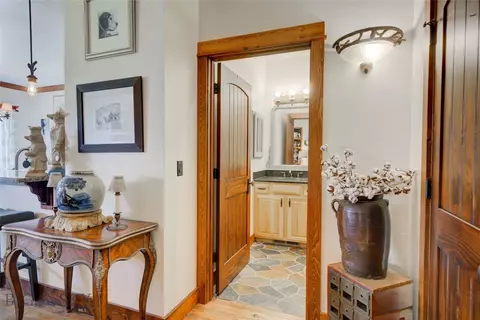 Entry Way - 27 Badger Rd, Pray, MT 59065 photo 6 of 7
