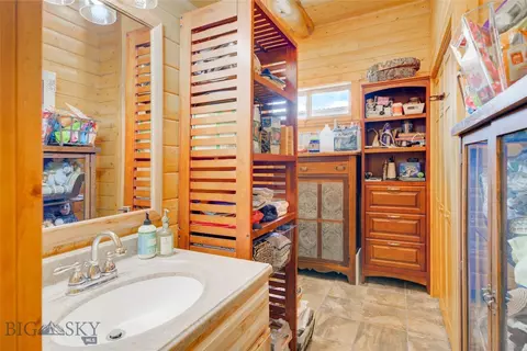 Bath - 27 Badger Rd, Pray, MT 59065 photo 7 of 13