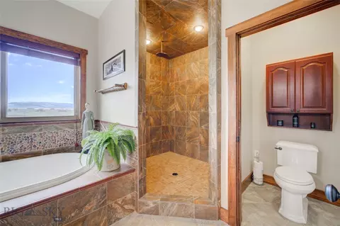 Bath - 27 Badger Rd, Pray, MT 59065 photo 4 of 13