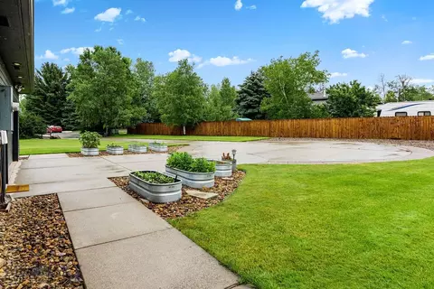 Exterior - 229 Cirque Dr, Bozeman, MT 59718 photo 5 of 10