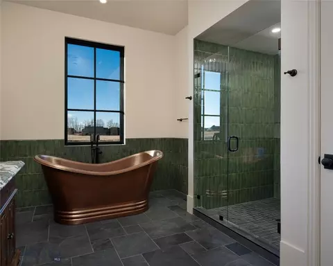 Bath - 657 Hyalite View Dr, Bozeman, MT 59718 photo 2 of 8