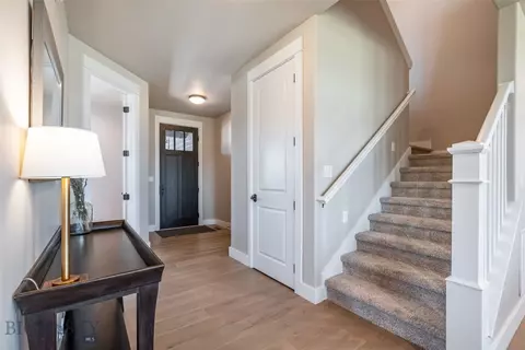 Entry Way - 950 White Horse Loop, Bozeman, MT 59718 photo 2 of 3