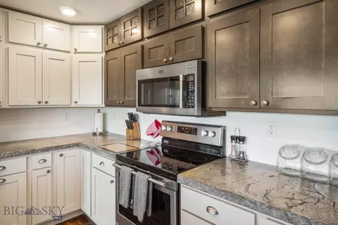 Kitchen - 1872 Webster Ln, Dillon, MT 59725 photo 8 of 9