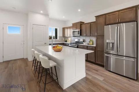 713 Spaniel Ln, Belgrade, MT 59714