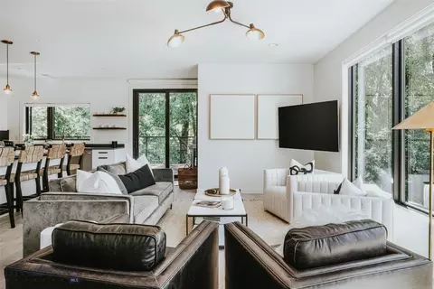 Living - 401 E Peach St, Bozeman, MT 59715 photo 1 of 1