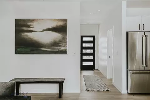 Entry Way - 401 E Peach St, Bozeman, MT 59715 photo 1 of 1