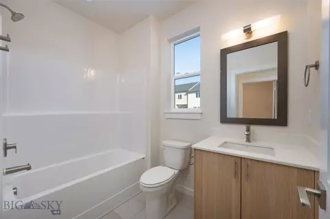 Bath - 811 Spaniel Ln, Belgrade, MT 59714 photo 1 of 5