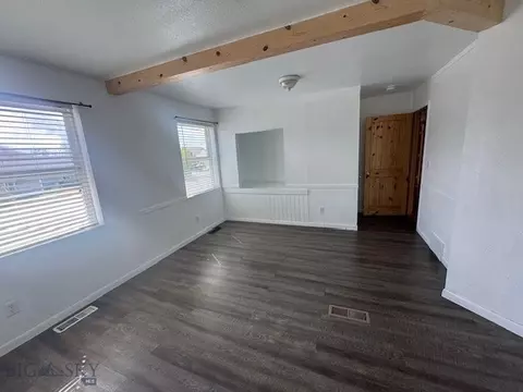 Living - 302 10th, Belgrade, MT 59714 photo 2 of 5