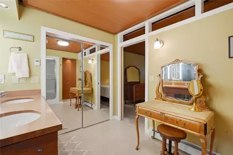 Bath - 4574 Bannock Dr, Bozeman, MT 59715 photo 2 of 4