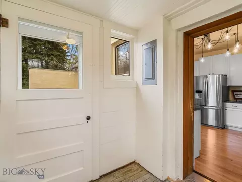Entry Way - 522 S 3rd Ave, Bozeman, MT 59715 photo 3 of 9