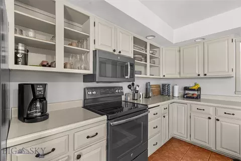 Kitchen - 252 Cirque Dr, Bozeman, MT 59718 photo 2 of 4