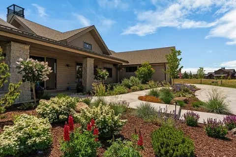 Exterior - 676 Tillyfour Rd, Bozeman, MT 59718 photo 3 of 17