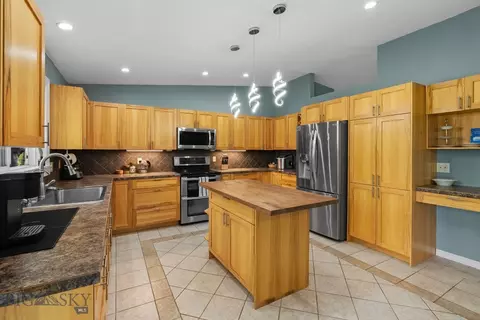 Kitchen - 313 Cirque Dr, Bozeman, MT 59718 photo 2 of 4