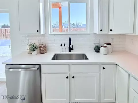 Kitchen - 808 Accolade Loop, Belgrade, MT 59714 photo 8 of 8