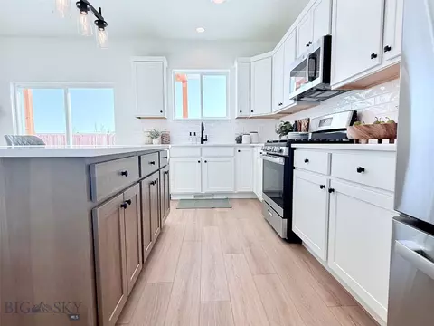 Kitchen - 808 Accolade Loop, Belgrade, MT 59714 photo 3 of 8