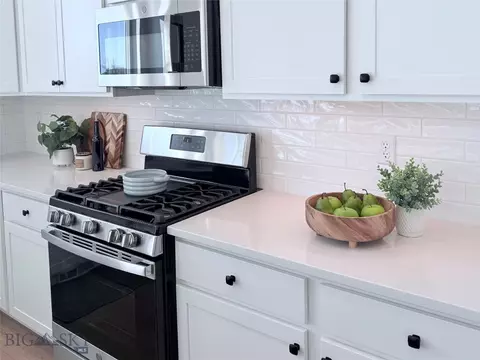 Kitchen - 812 Accolade Loop, Belgrade, MT 59714 photo 5 of 8