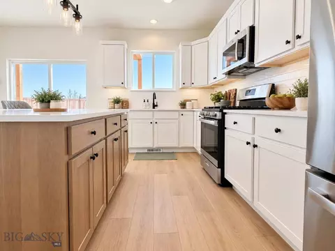 Kitchen - 812 Accolade Loop, Belgrade, MT 59714 photo 3 of 8