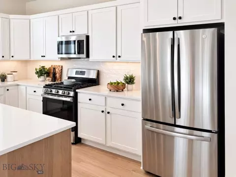 Kitchen - 812 Accolade Loop, Belgrade, MT 59714 photo 4 of 8