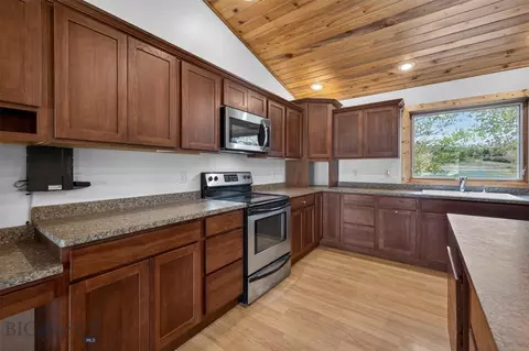 Kitchen - 5 Killdeer Ct, Ennis, MT 59729 photo 2 of 2