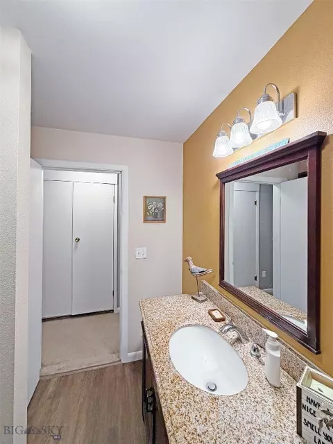 Bath - 625 E Glendale St, Dillon, MT 59725 photo 2 of 3