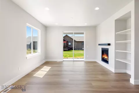 Living - 425 Cloudfield Cir, Bozeman, MT 59718 photo 3 of 7