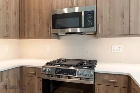 Kitchen - 425 Cloudfield Cir, Bozeman, MT 59718 photo 4 of 6