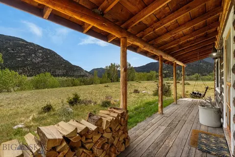 9 Grizzly Meadow Rd, Emigrant, MT 59027