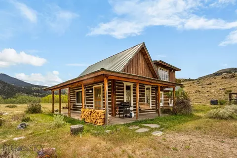 9 Grizzly Meadow Rd, Emigrant, MT 59027