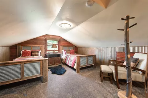 Bedroom - 2490 E Cedar Meadows Ln, Manhattan, MT 59741 photo 4 of 11