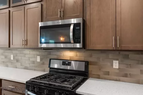 Kitchen - 1704 Deadwood Loop, Belgrade, MT 59714 photo 6 of 7