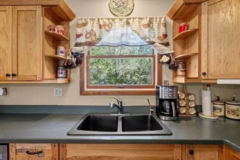 Kitchen - 59 Whitetail Ln, Clancy, MT 59634 photo 3 of 4