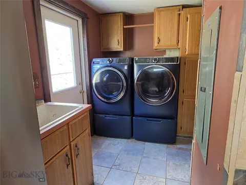 27 Leo, Emigrant, MT 59027 photo 10