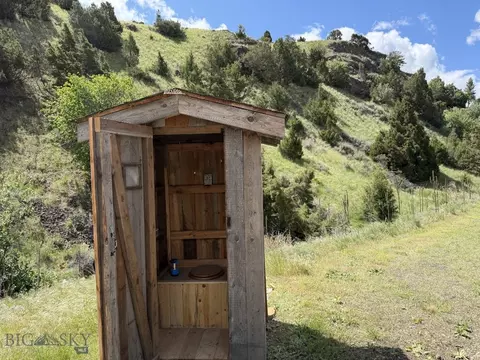 27 Leo, Emigrant, MT 59027 photo 39